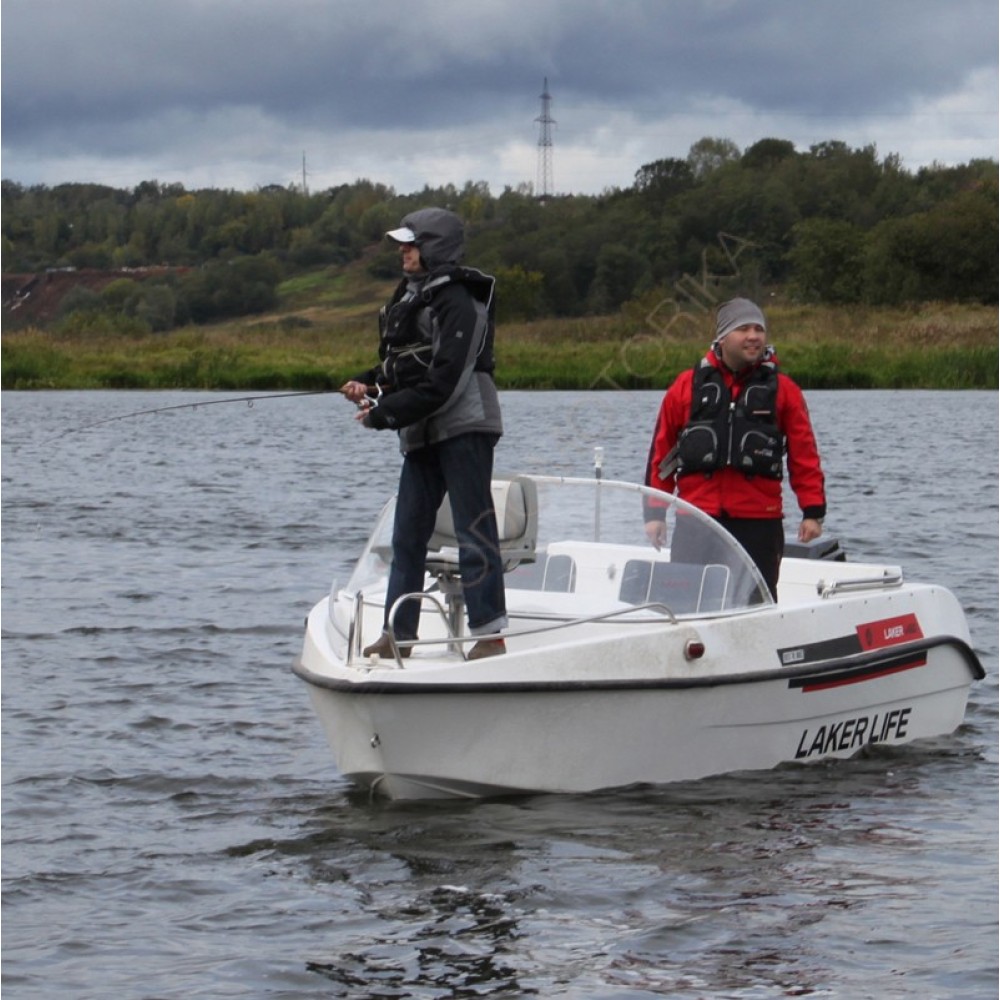 Стеклопластиковая лодка NISSAMARAN Laker V 450 ( с креслами и реллингами и доп. аксессуарами )