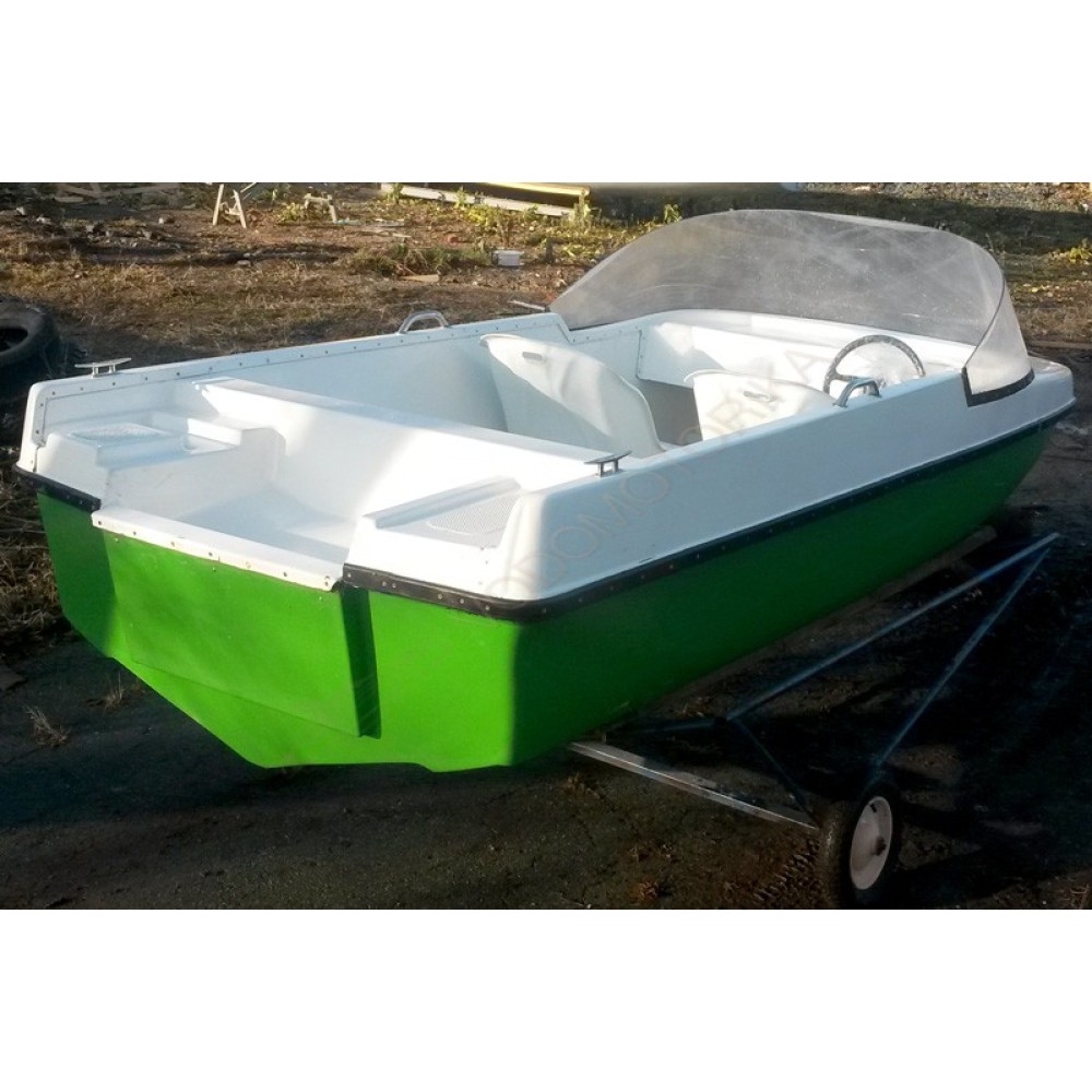 Моторная лодка с автомобильной компоновкой Легант-380 Авто