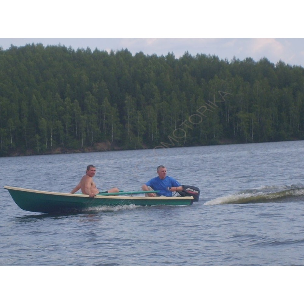 Стеклопластиковая лодка Нейва-4