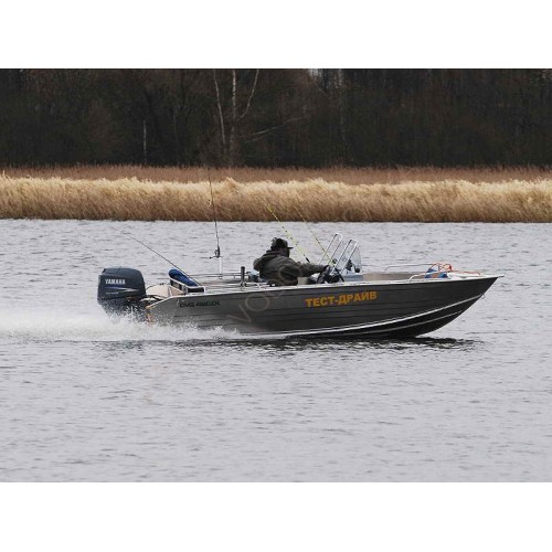 Моторно-гребная лодка ДМБ-480 ДК