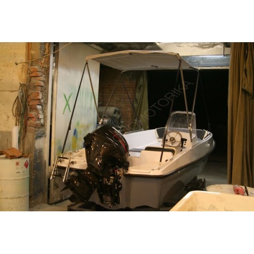 Лодка пластиковая Армада Барракуда ( консоль справа )