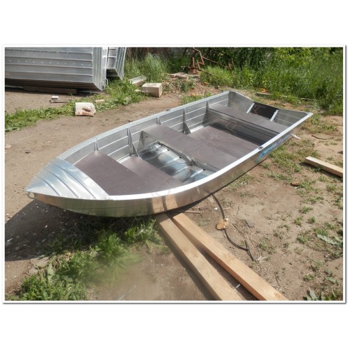 Алюминиевая моторно-гребная лодка Вятка Профи 37