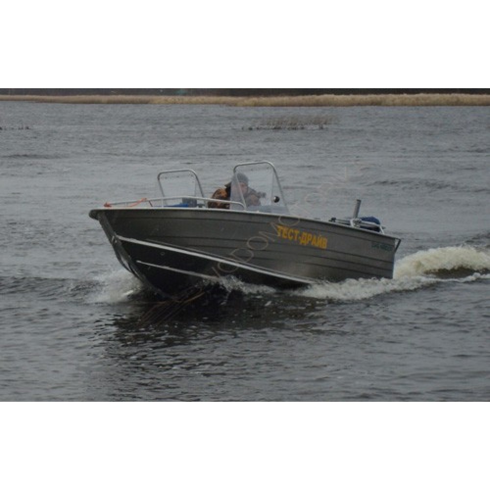 Моторно-гребная лодка ДМБ-480 ДК