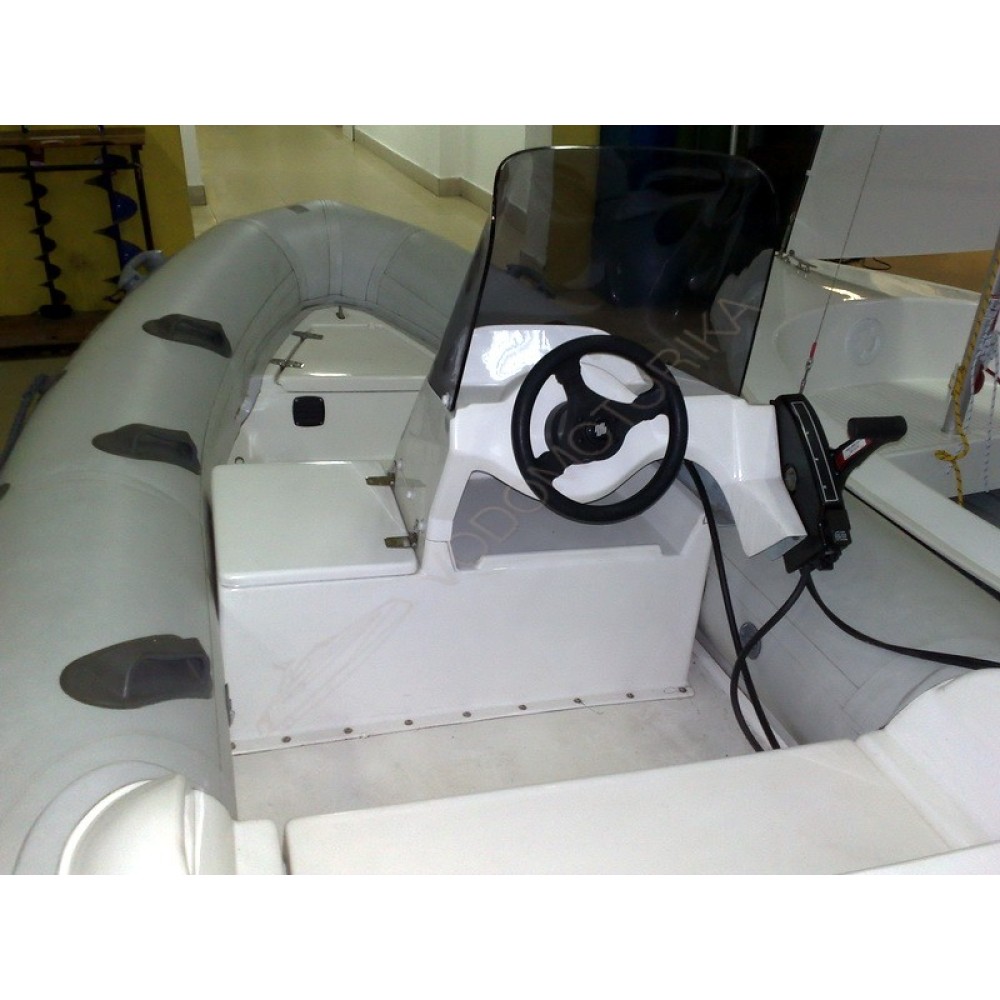 Лодка Буревестник Б-390