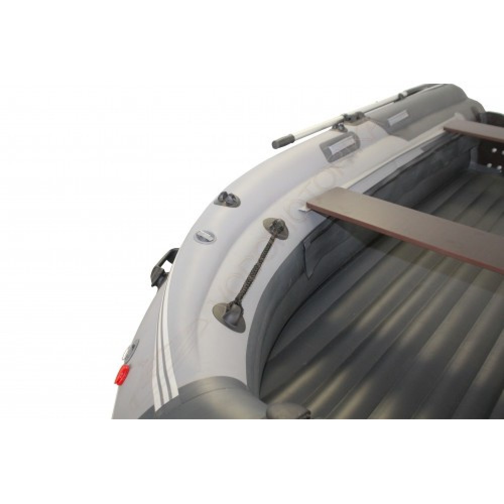 Надувная лодка Reef Skat 390 S НД с интегрированным фальшбортом (комбинированный транец)