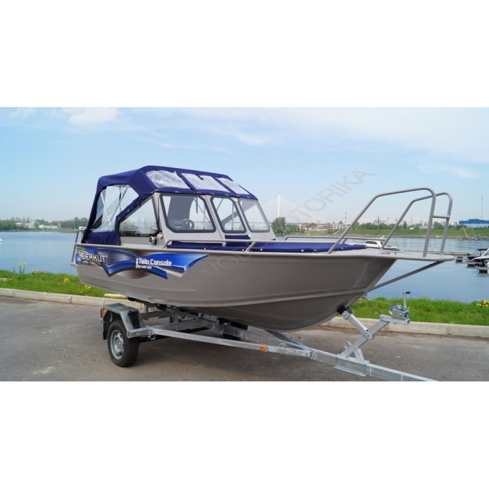 Катер Berkut L-TwinConsole (Comfort)