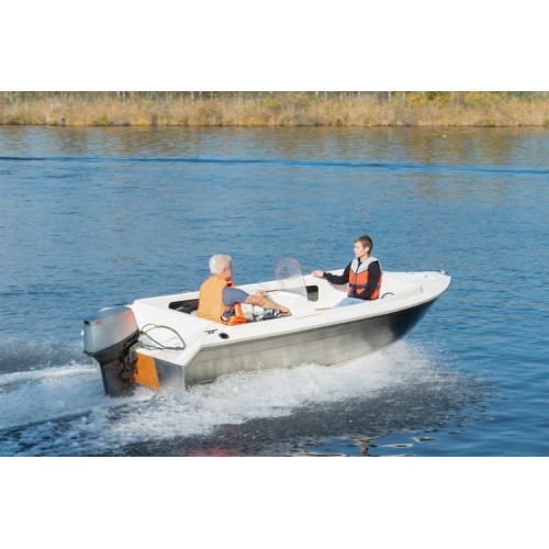 Алюминиевая лодка Алюмакс-435К с консолью