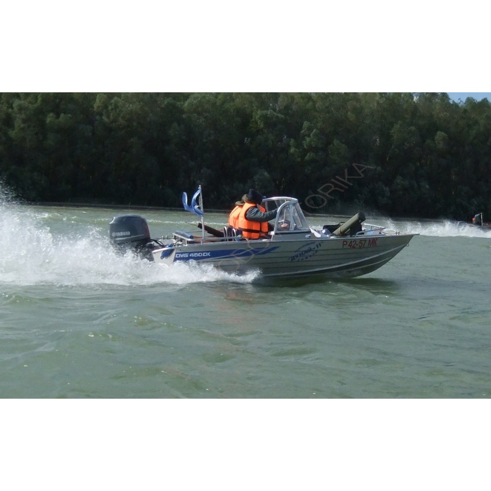 Моторно-гребная лодка ДМБ 450 ДК