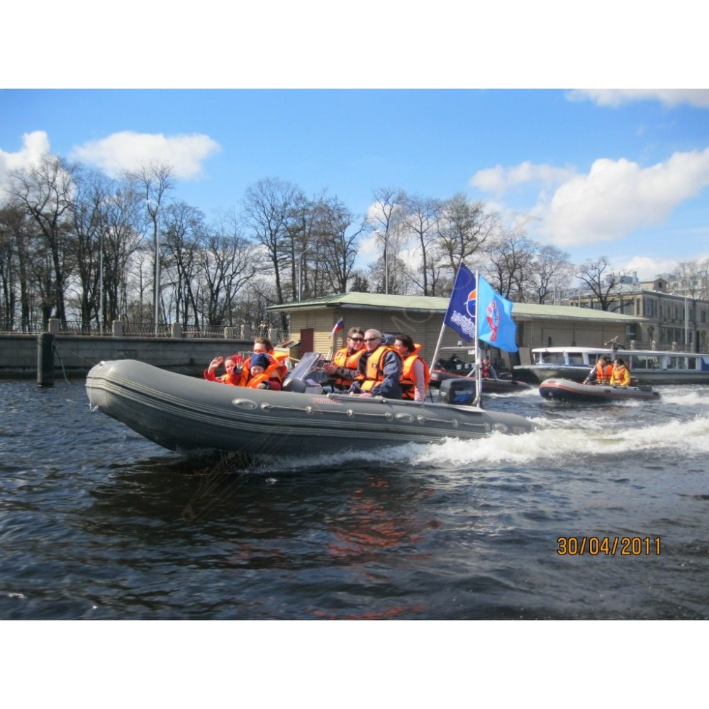 Моторно-гребная лодка Посейдон-520