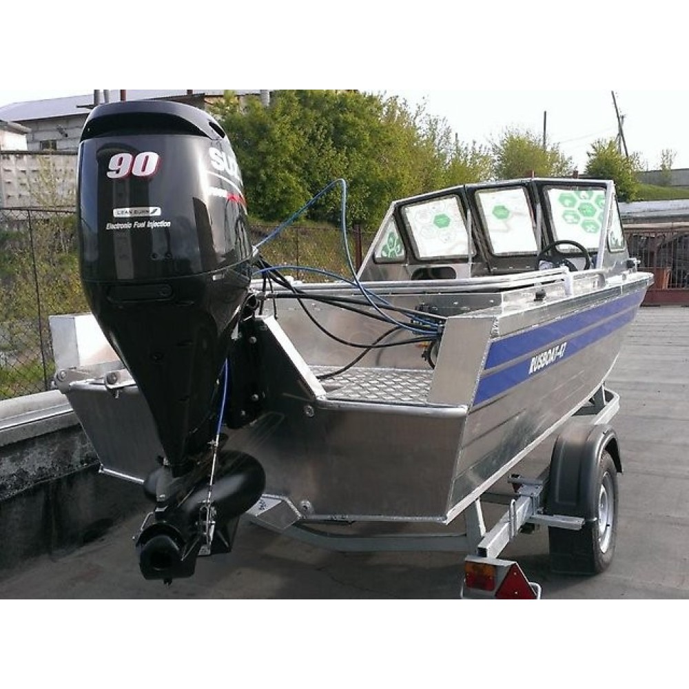 Алюминиевая моторная лодка RusBoat 47 JET под подвесной водомет