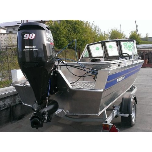 Алюминиевая моторная лодка RusBoat 47 JET под подвесной водомет