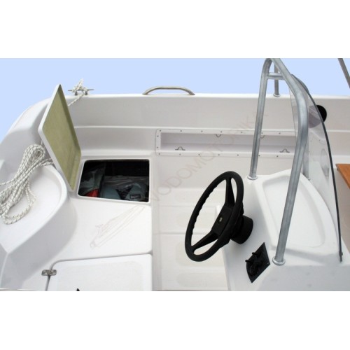 Моторная лодка Легант-400 Консоль