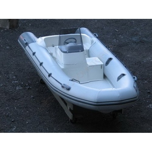 Лодка Буревестник Б-450