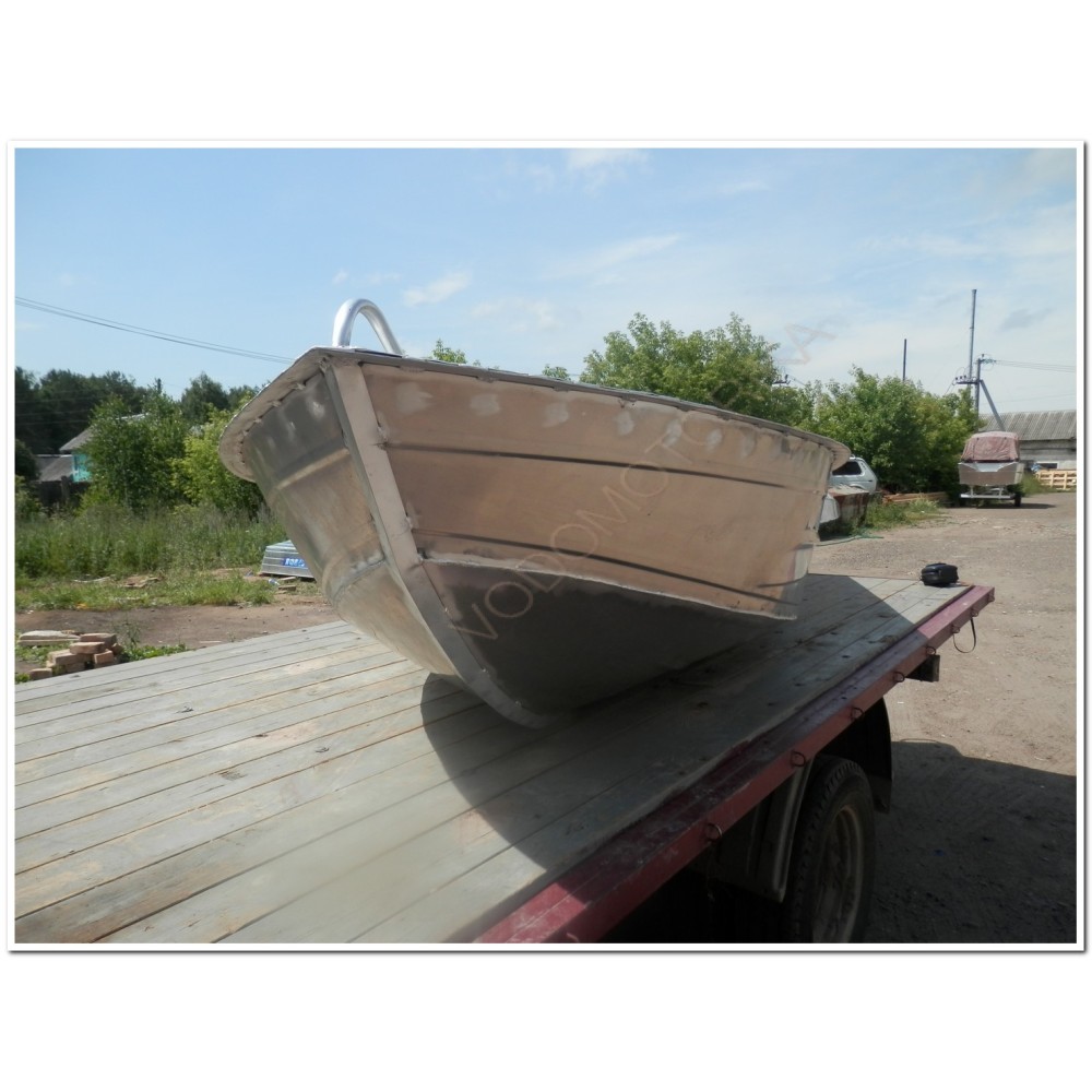 Алюминиевая лодка Вятка Профи 38 с консолью