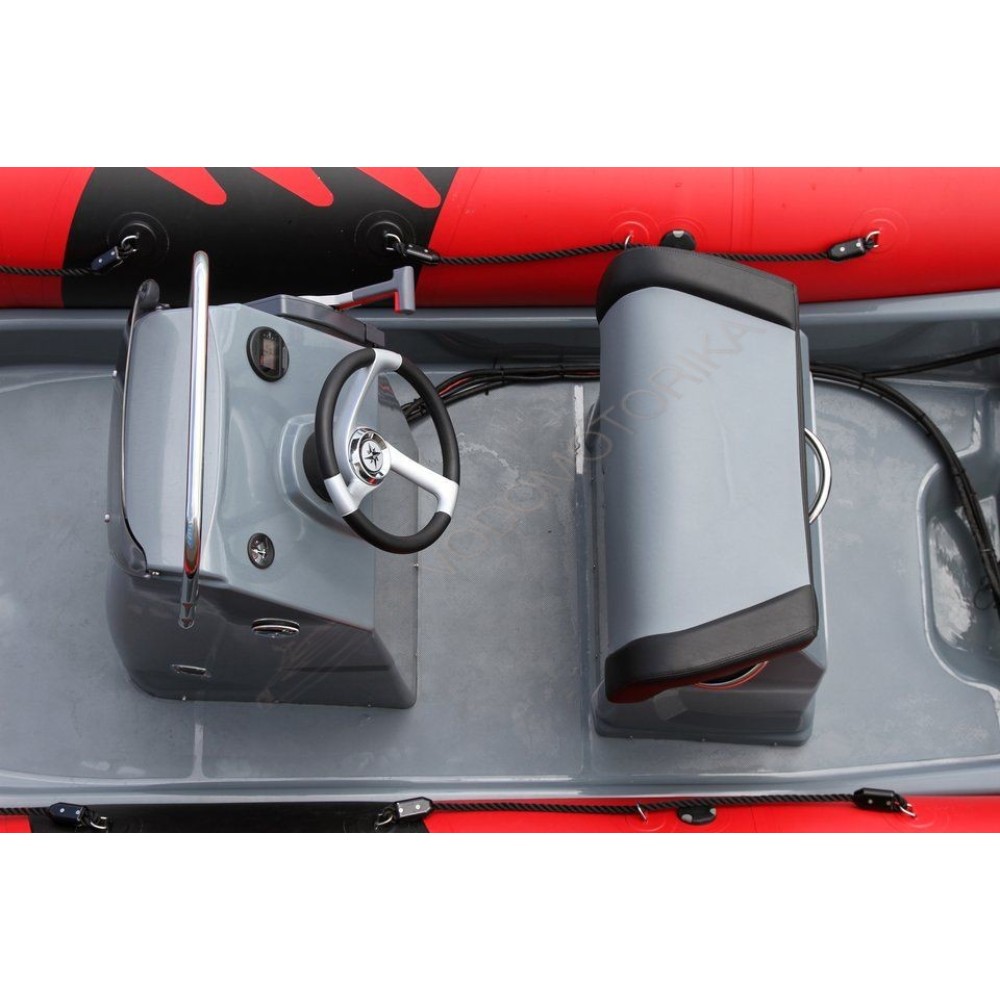 Моторная лодка Zodiac PRO 550 PVC RED TUBE - WHITE HULL