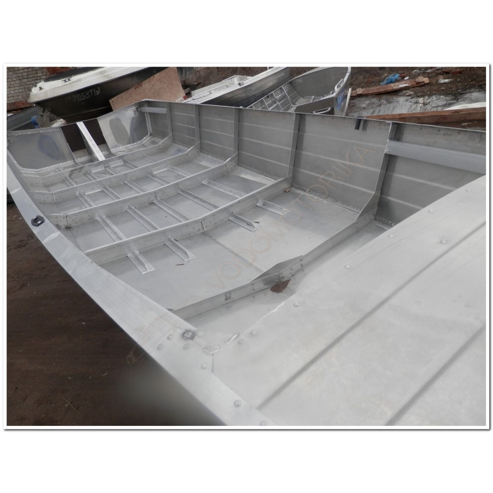 Алюминиевая моторно-гребная лодка Вятка Шило