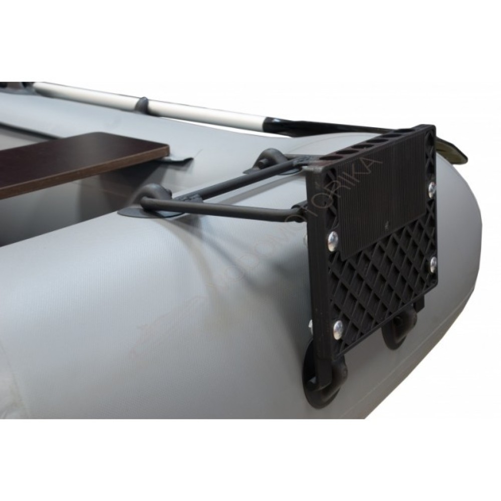 Лодка Адмирал АМ-220