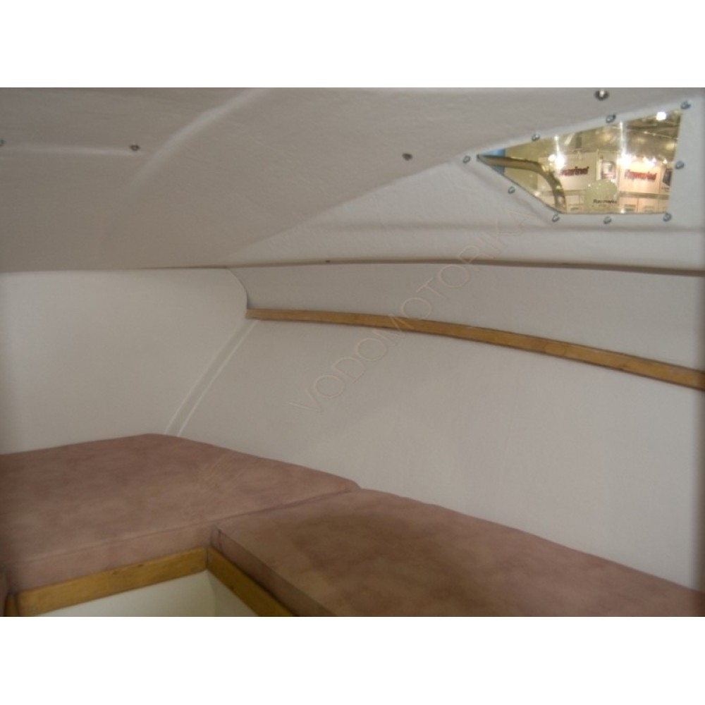 Каютный стеклопластиковый катер Легант-515К